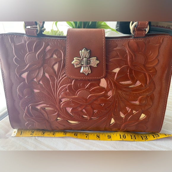 Patricia Nash Rosina Leather Cutout Tooled Shoulder Bag - Picture 4 of 16